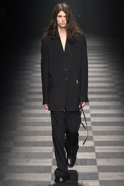 Look 5
